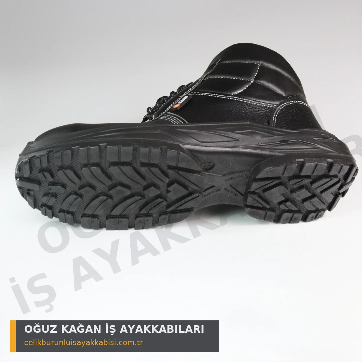S3 Kışlık İş Ayakkabısı Bağcıklı - arkadan topuk ve kaymaz taban görünümü